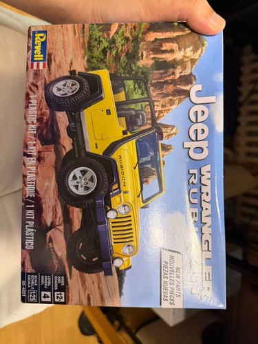 Revell 4501 jeep - revell,